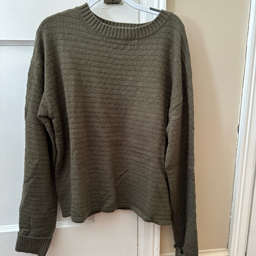 women’s long sleeve sweater